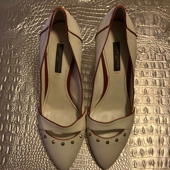 Vintage Louis Vintage goat skin leather heels. - Picture 1 of 9